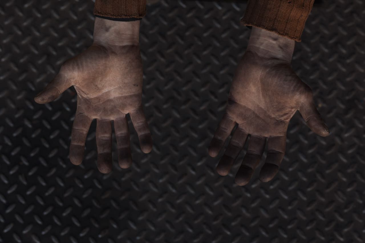 Detailarbeit mit den Händen